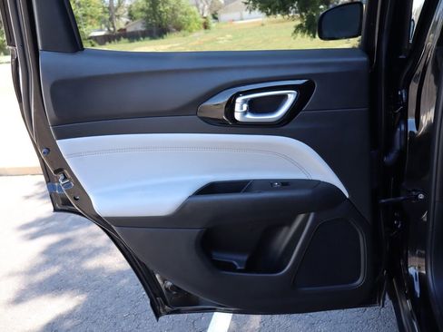 Used 2022 Jeep Compass Limited image 24