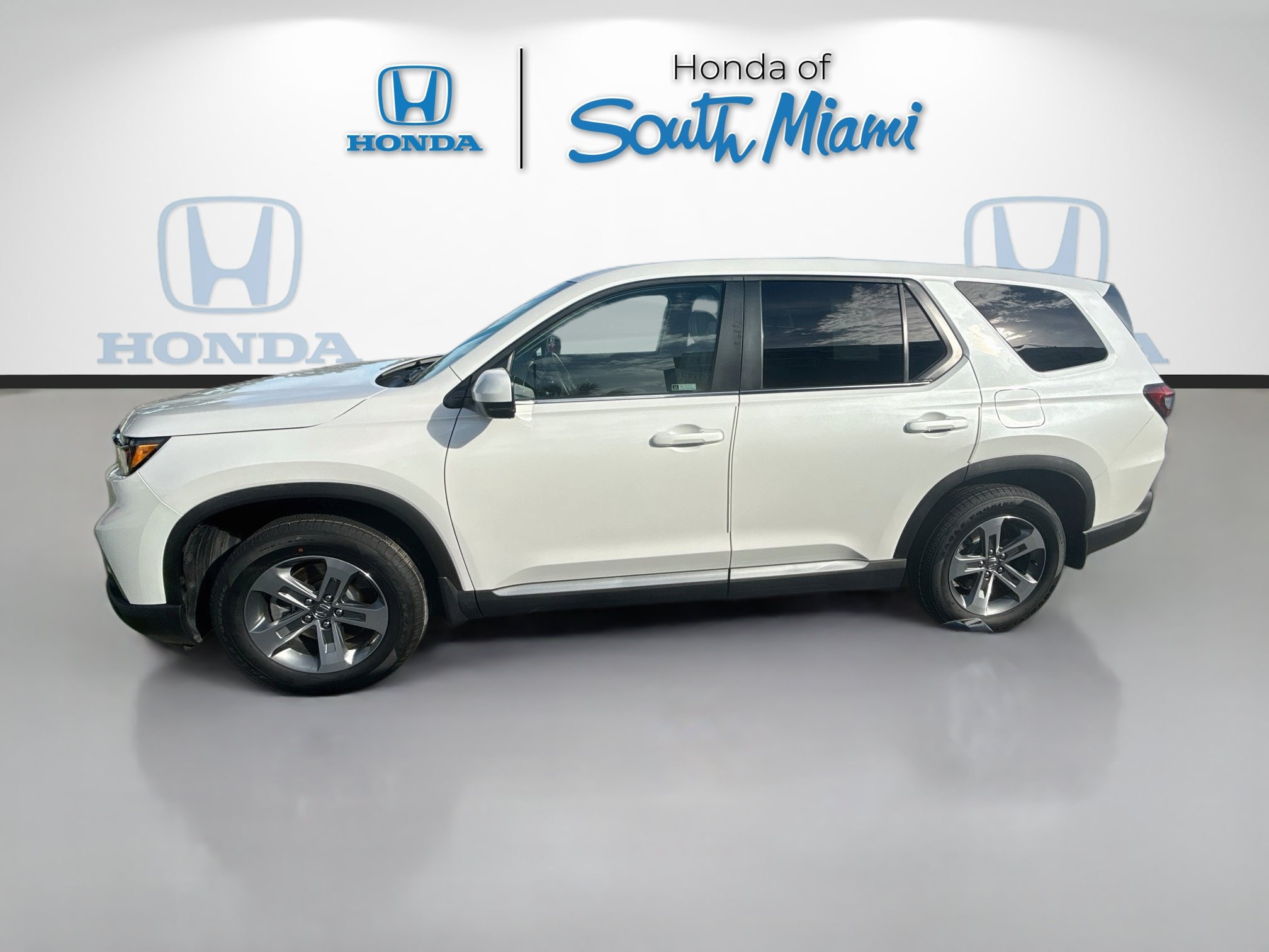 Certified 2024 Honda Pilot EX-L image 4