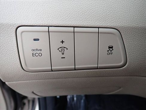Used 2014 Hyundai Elantra Limited FWD image 13