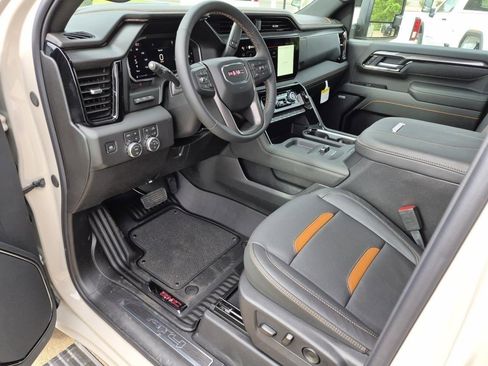 New 2026 GMC Sierra 3500 AT4 w/ AT4 Premium Plus Package AWD/4WD image 9
