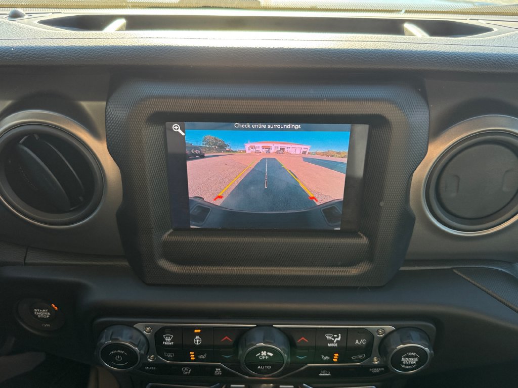 Used 2023 Jeep Gladiator Sport AWD/4WD image 18