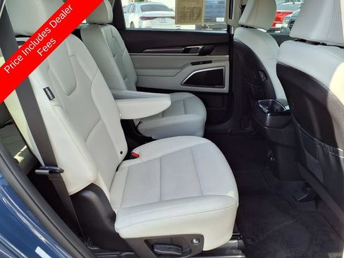 Used 2025 Kia Telluride S AWD/4WD image 14
