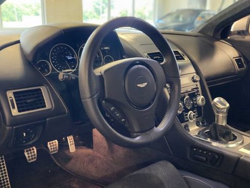 Used 2009 Aston Martin DBS Coupe RWD image 28