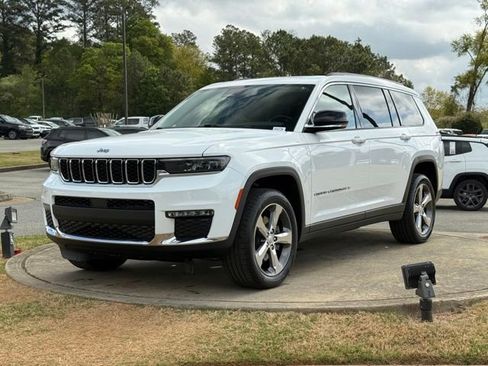 Used 2021 Jeep Grand Cherokee L Limited image 3