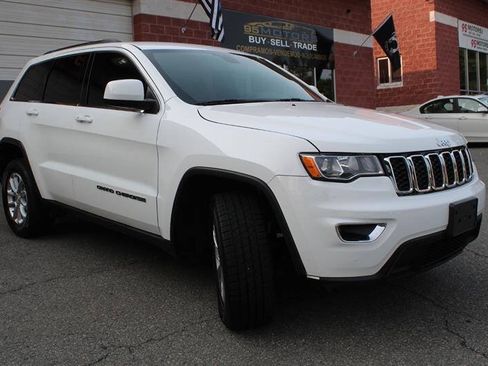 Used 2021 Jeep Grand Cherokee Laredo AWD/4WD image 7