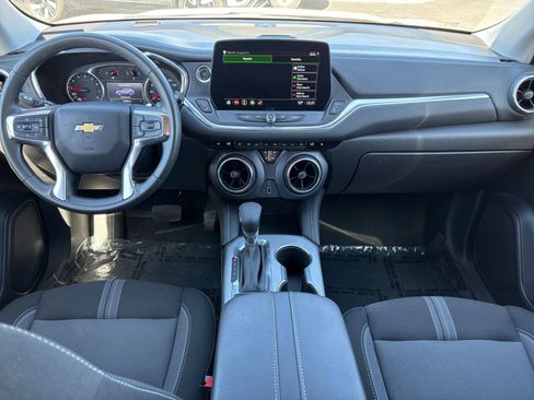 Used 2025 Chevrolet Blazer LT image 34