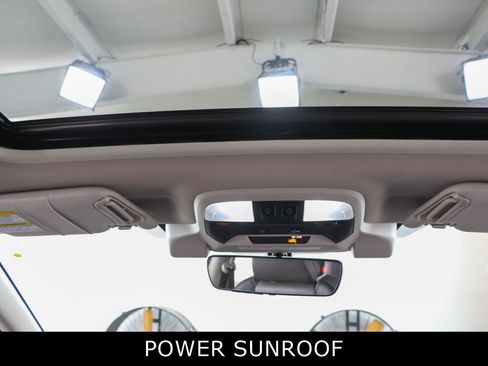 Used 2022 Subaru Crosstrek 2.5i Sport w/ Moonroof Package AWD/4WD image 21