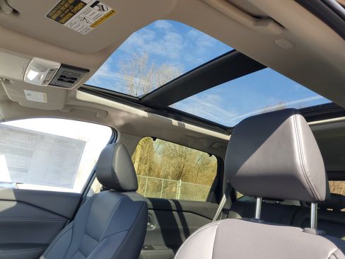 New 2026 Nissan Rogue Platinum image 7