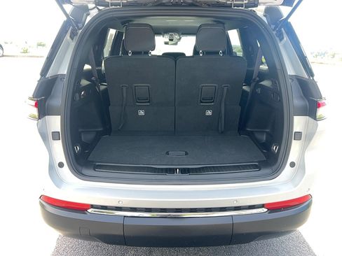 Used 2025 Jeep Grand Cherokee L Laredo RWD image 27