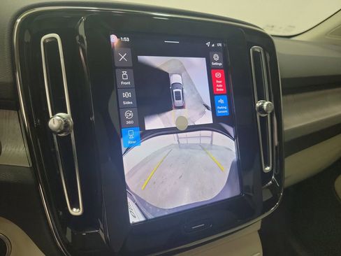 New 2026 Volvo XC40 B4 Plus w/ Protection Package Premier FWD image 29