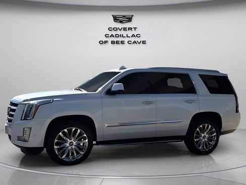 Used 2019 Cadillac Escalade Premium Luxury image 4