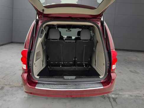 Used 2019 Dodge Grand Caravan SXT FWD image 9