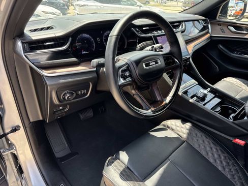 Used 2025 Jeep Grand Cherokee L Summit w/ Obsidian Package AWD/4WD image 18