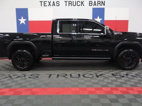 Used 2022 GMC Sierra 3500 Denali w/ Denali Black Diamond Edition AWD/4WD image 22