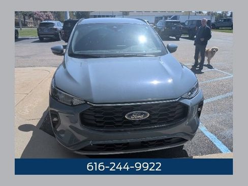 Used 2023 Ford Escape ST-Line Select w/ Tech Pack #2 AWD/4WD image 1