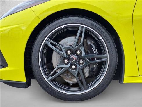 Used 2022 Chevrolet Corvette Stingray Preferred Cpe w/ Z51 Performance Package RWD image 24