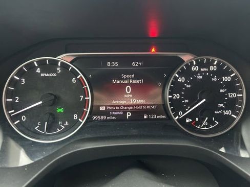 Used 2021 Nissan Rogue SV image 11