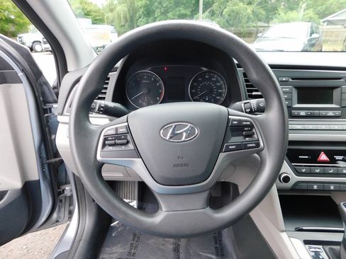 Used 2017 Hyundai Elantra SE FWD image 8