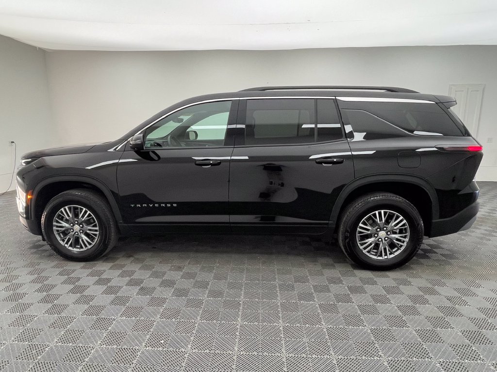 Used 2026 Chevrolet Traverse LT w/ Driver Confidence Package FWD image 11