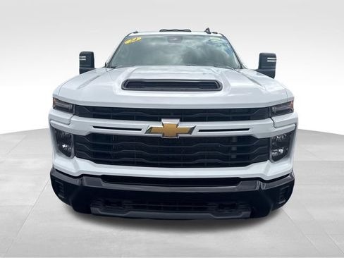 Used 2024 Chevrolet Silverado 2500 Custom w/ Custom Convenience Package AWD/4WD image 9