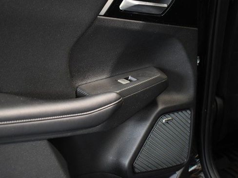 Used 2025 Mitsubishi Outlander ES AWD/4WD image 12