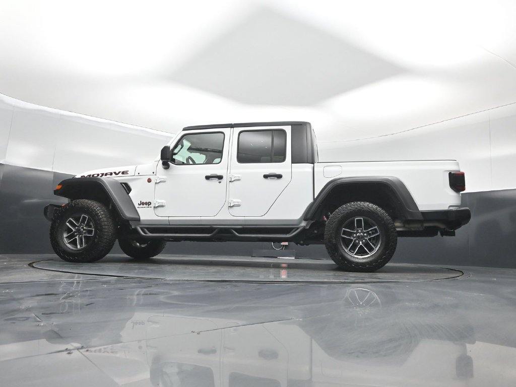 Used 2024 Jeep Gladiator Mojave AWD/4WD image 54