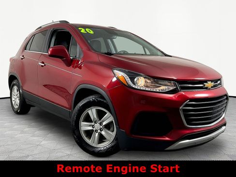 Used 2020 Chevrolet Trax LT w/ LT Convenience Package FWD image 3