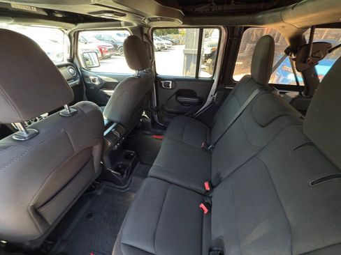 Used 2018 Jeep Wrangler Unlimited Sport S image 30