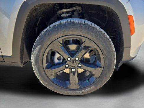 New 2026 Jeep Grand Cherokee Limited AWD/4WD image 33