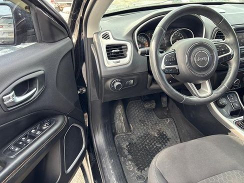 Used 2018 Jeep Compass Sport w/ Cold Weather Group image 9