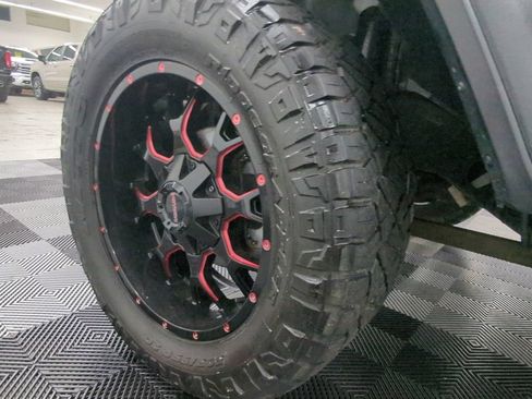 Used 2018 Jeep Wrangler Unlimited Rubicon AWD/4WD image 35