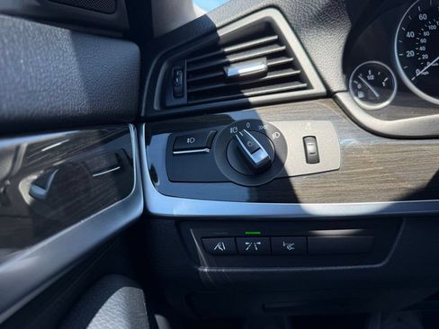 Used 2011 BMW 550i xDrive Sedan AWD/4WD image 15