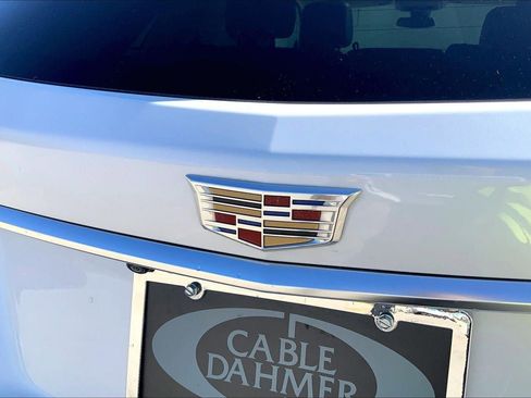 Used 2017 Cadillac XT5 Luxury w/ Driver Awareness Package image 30