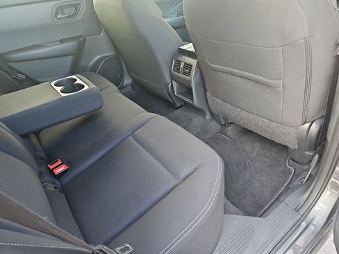 Used 2024 Nissan Rogue S AWD/4WD image 11