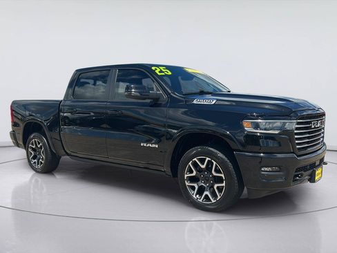 Used 2025 RAM 1500 Laramie w/ Laramie Southwest Edition AWD/4WD image 3