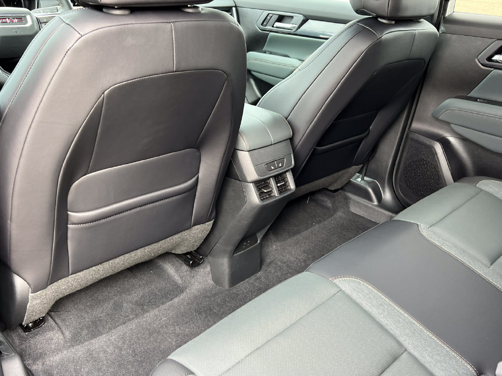 New 2027 GMC Terrain AT4 w/ Convenience Package III AWD/4WD image 31
