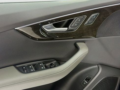 Used 2025 Audi Q8 Premium Plus image 19