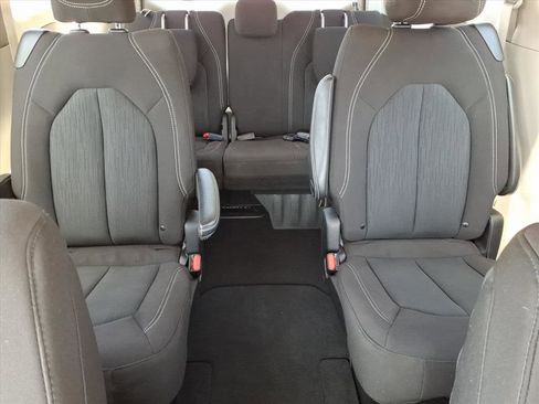 Used 2023 Chrysler Voyager LX FWD image 35
