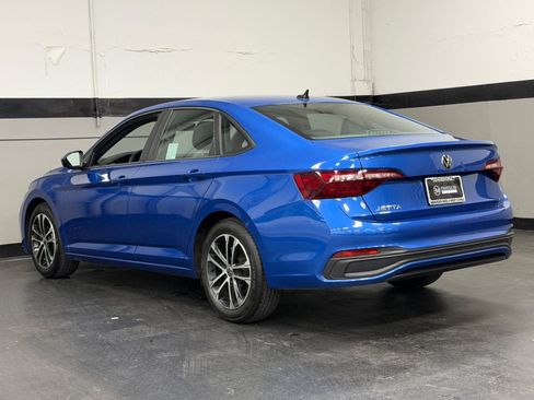 Used 2022 Volkswagen Jetta Sport image 11
