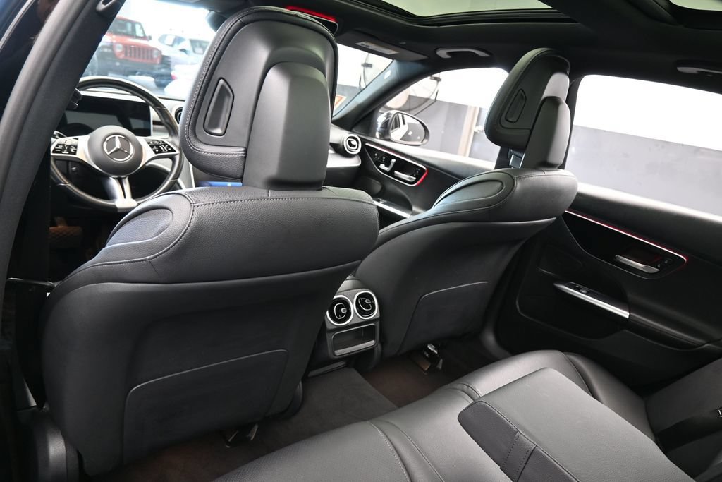Used 2025 Mercedes-Benz C 300 Sedan image 37