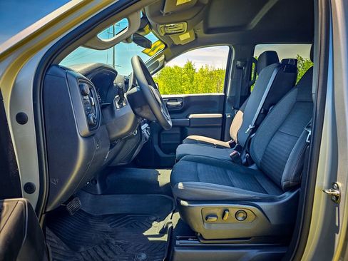 Used 2022 Chevrolet Silverado 1500 Custom Trail Boss w/ LPO, Dark Essentials Package AWD/4WD image 14