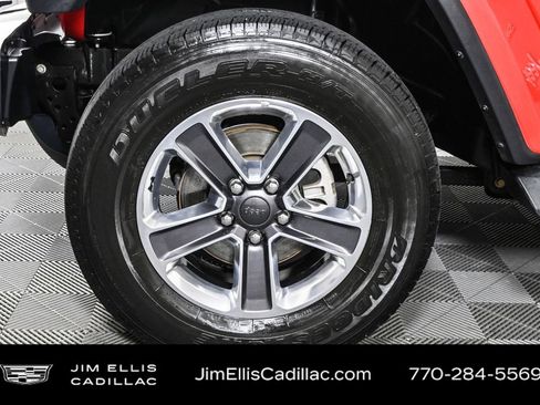 Used 2020 Jeep Wrangler Unlimited Sahara image 34