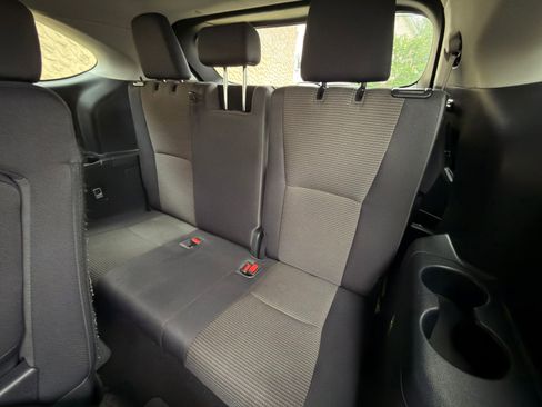 Used 2023 Toyota Highlander LE AWD/4WD image 26
