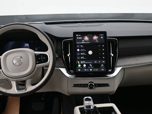 New 2026 Volvo XC90 T8 Ultra w/ Protection Package Premier AWD/4WD image 12