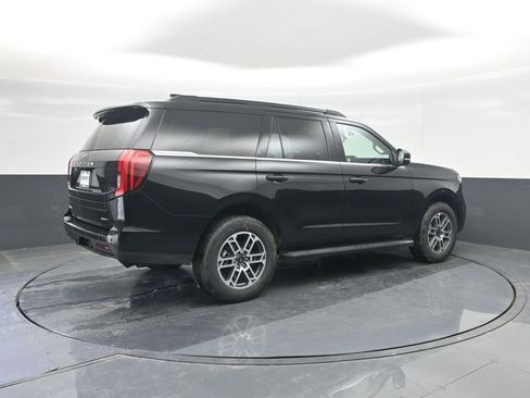 New 2026 Ford Expedition Active RWD image 15