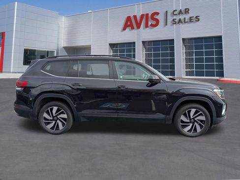 Used 2025 Volkswagen Atlas SE AWD/4WD image 5