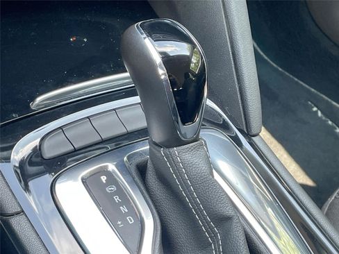 Used 2018 Buick Regal Preferred w/ Sights and Sounds Package AWD/4WD image 24
