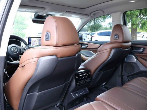 Certified 2025 Acura MDX FWD w/ Technology Package image 12