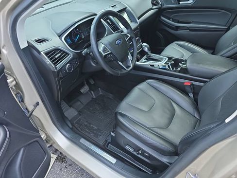 Used 2018 Ford Edge Titanium w/ Equipment Group 302A AWD/4WD image 11