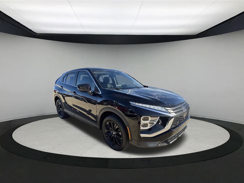 Used 2024 Mitsubishi Eclipse Cross LE image 1